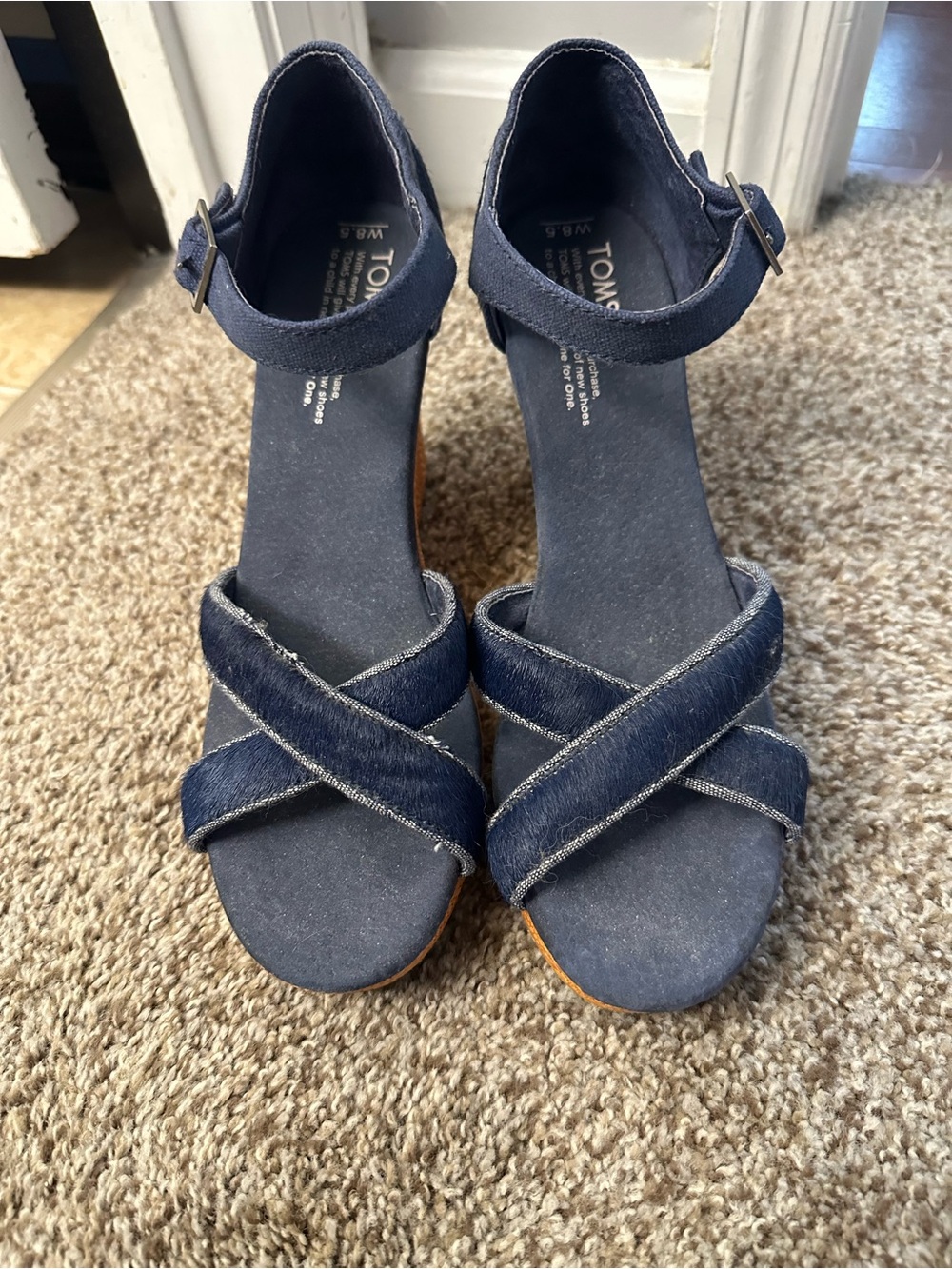 Tom’s Blue Suede Wedge Sandals With Ankle Strap Size 8.5